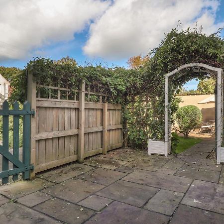 Y Bwthyn Villa Newport  Exterior photo