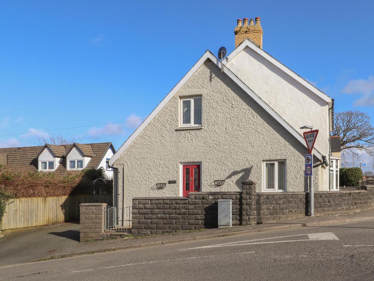 Y Bwthyn Villa Newport  Exterior photo